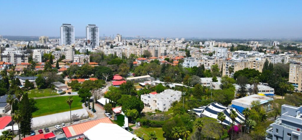 למכירה ברחוב הארי הקדוש 4 ב' – קוטג 3 מפלסים